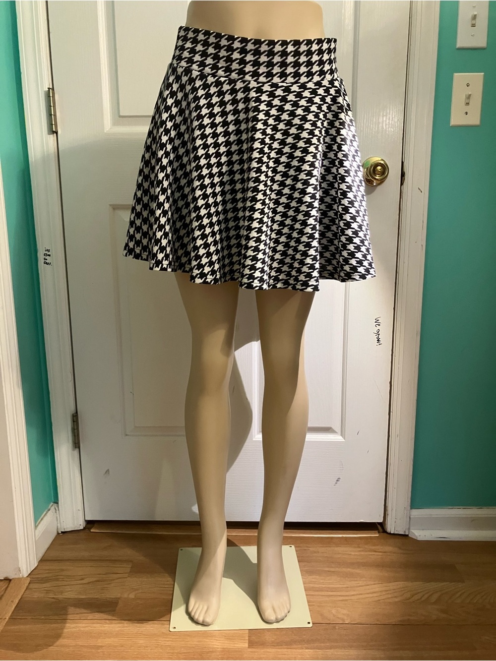Black & White Houndstooth Skater Skirt - Women's